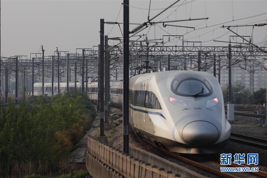 （新華全媒頭條·圖文互動）（1）這個春天，追尋奮斗者的腳步——寫在2020年“五一”國際勞動節(jié)到來之際