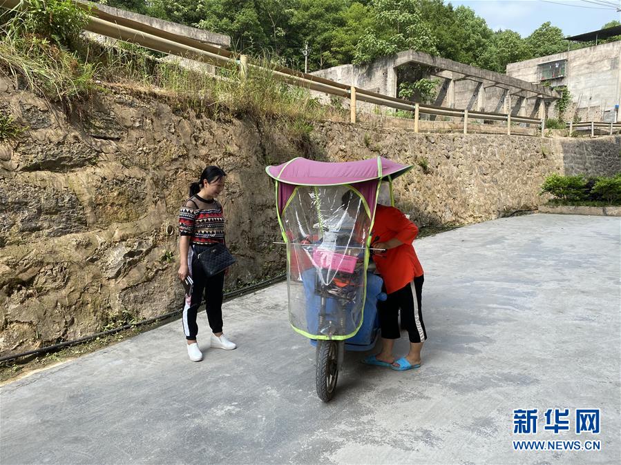 (決戰(zhàn)決勝脫貧攻堅(jiān)·圖文互動)(3)三個土家女人見證一口刀村搬遷史