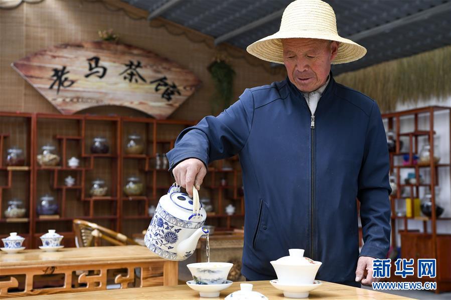 （新華全媒頭條·圖文互動(dòng)）（5）初夏，循著總書(shū)記的腳步探訪產(chǎn)業(yè)扶貧新事