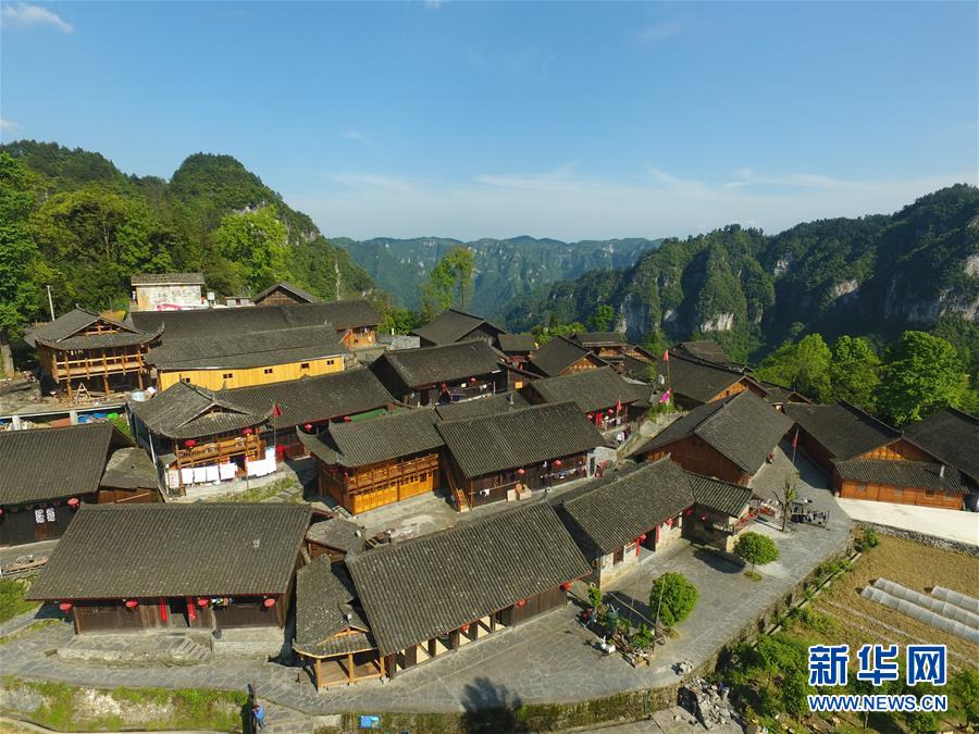 （新華全媒頭條·圖文互動(dòng)）（6）初夏，循著總書(shū)記的腳步探訪產(chǎn)業(yè)扶貧新事