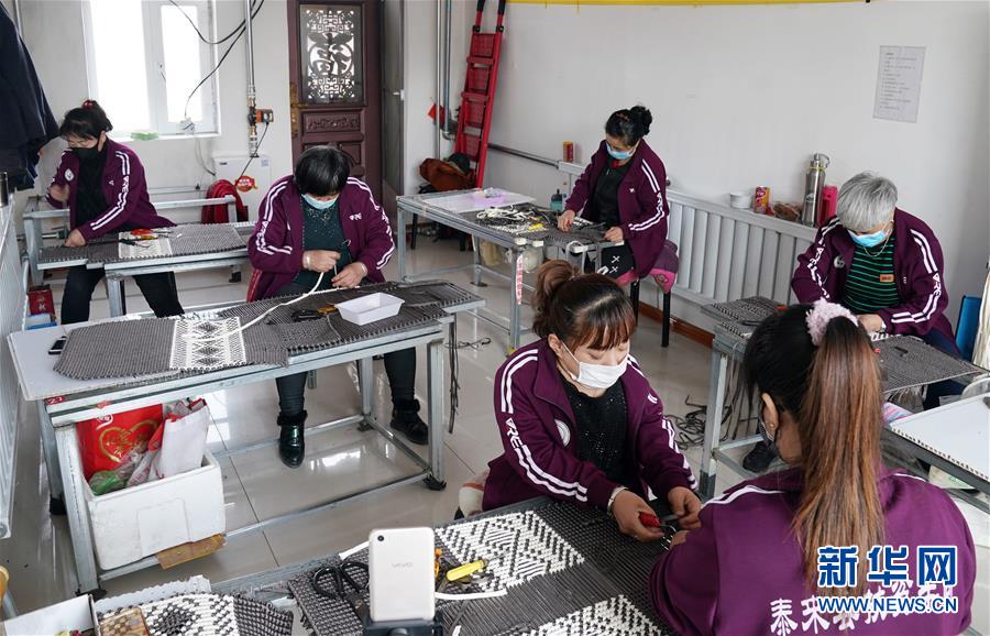 （在習(xí)近平新時(shí)代中國特色社會主義思想指引下——新時(shí)代新作為新篇章·習(xí)近平總書記關(guān)切事·圖文互動）（2）助你飛翔，擁抱陽光——助力殘疾人脫貧攻堅(jiān)故事