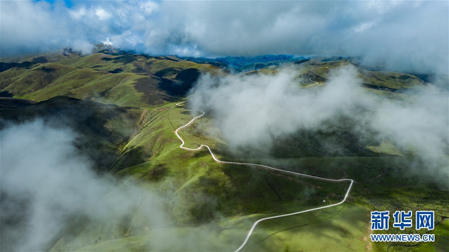 （圖文互動）（3）雪山草地展新貌&mdash;&mdash;四川阿壩州脫貧奔小康紀實