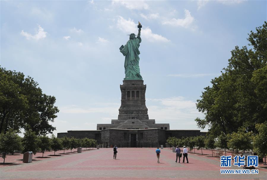 (國際疫情)(3)紐約進(jìn)入解封新階段 自由島重新開放