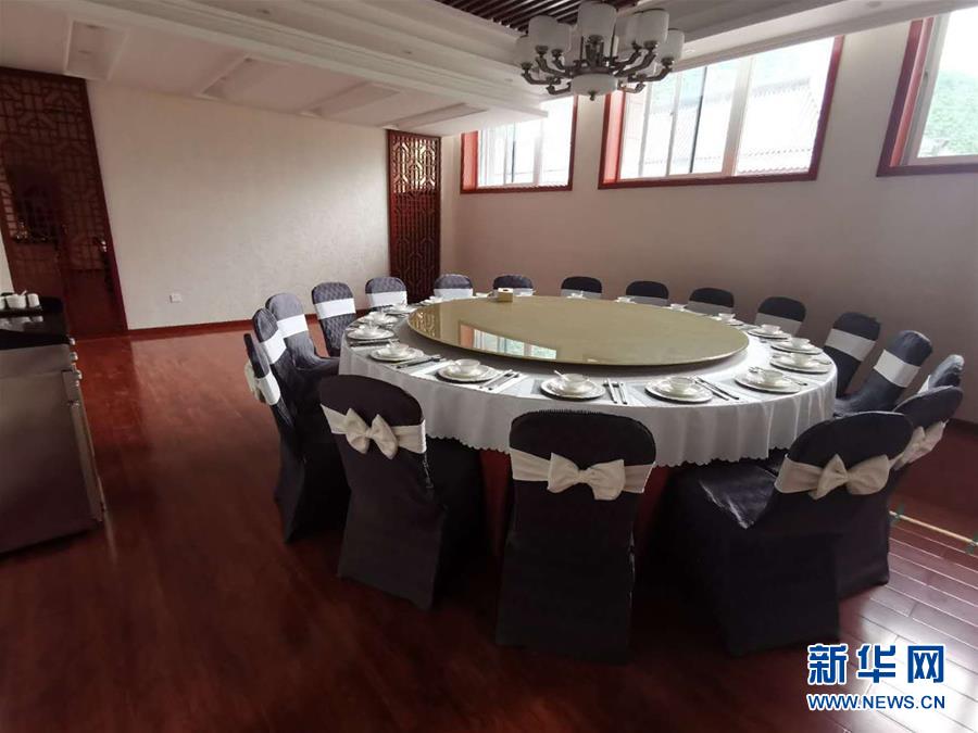 （新華視點·圖文互動）（7）學(xué)校建漂亮點本無錯，為何這所“豪華中學(xué)”讓人困惑？