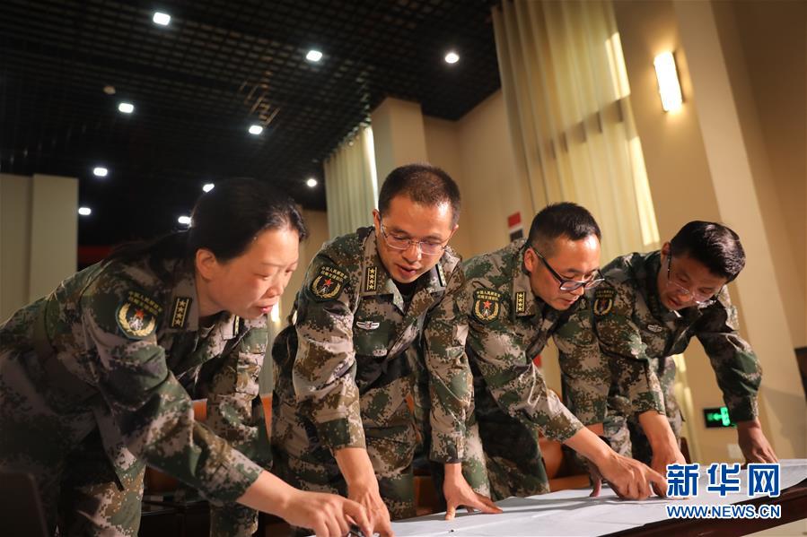 （圖文互動(dòng)）（1）對(duì)黨赤“淳” 為國志“靜”——記戰(zhàn)略支援部隊(duì)某部高級(jí)工程師淳靜