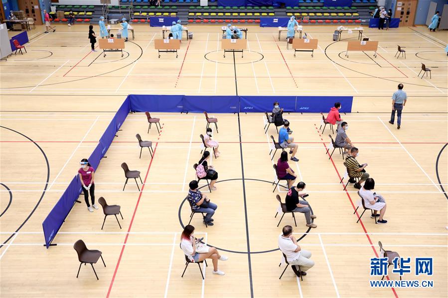 （圖文互動）（3）&ldquo;身為醫(yī)護(hù)人員一分子，應(yīng)該出來幫忙&rdquo;&mdash;&mdash;參與新冠病毒社區(qū)檢測的香港醫(yī)護(hù)人員速寫