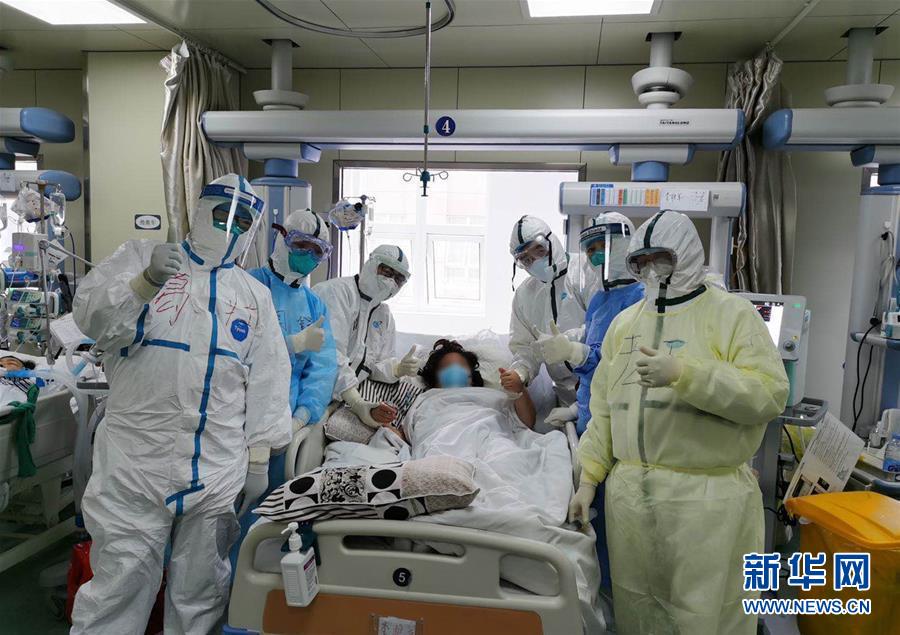 （抗疫一線醫(yī)務人員英雄群體·圖文互動）（1）合力護航生命之舟——遼寧、上海、廣東等醫(yī)療隊聯(lián)手決戰(zhàn)雷神山