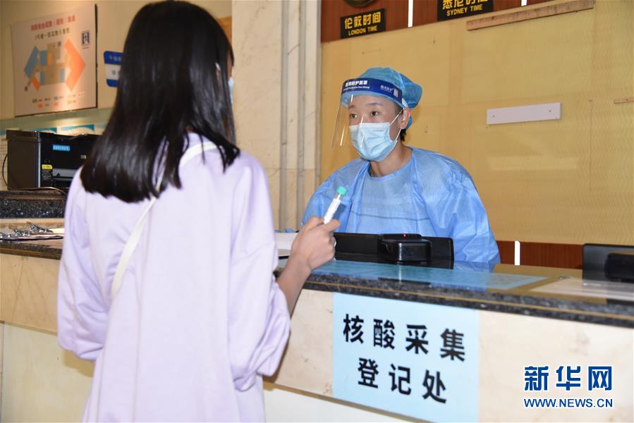 （圖文互動(dòng)）（3）醫(yī)療服務(wù)“不打烊”——國(guó)慶假期醫(yī)院走訪(fǎng)見(jiàn)聞