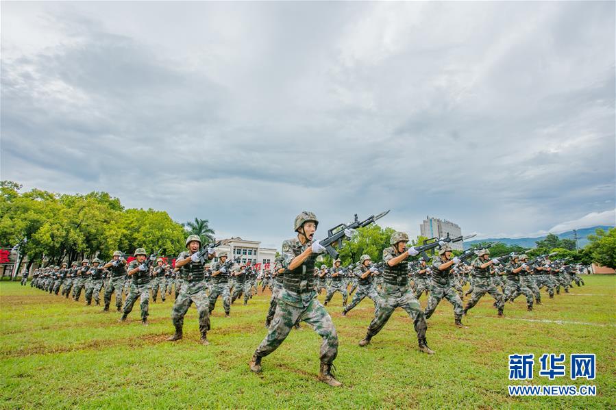 （在習近平強軍思想指引下·我們在戰(zhàn)位報告·圖文互動）（2）千里移防，鐵心跟黨走——南部戰(zhàn)區(qū)陸軍第75集團軍某紅軍旅政治建軍、練兵備戰(zhàn)記事