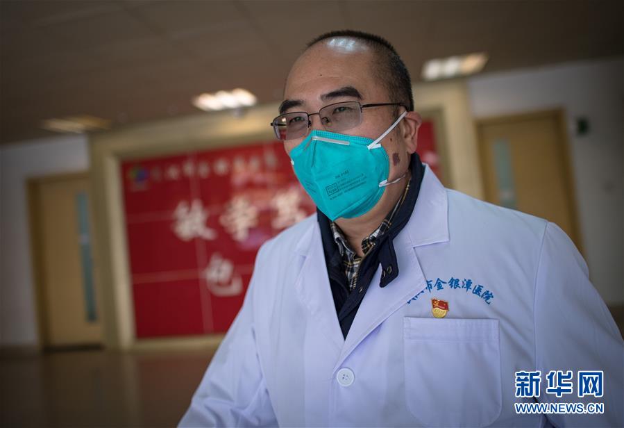 （抗疫先進(jìn)事跡·圖文互動(dòng)）（3）張定宇：疫情“暴風(fēng)眼”里，“漸凍”之軀與時(shí)間賽跑