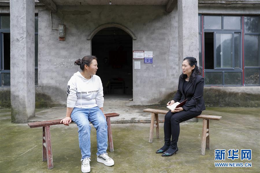 （兩會人物·圖文互動）（4）帶娃、賺錢兩不誤——一位農(nóng)民工代表眼中的脫貧新工作