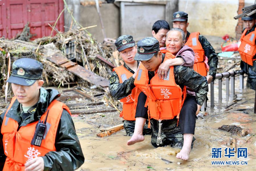（新華全媒頭條·圖文互動）（5）沿著中國特色強(qiáng)軍之路闊步前進(jìn)——黨中央、中央軍委領(lǐng)導(dǎo)推進(jìn)國防和軍隊建設(shè)70年紀(jì)實
