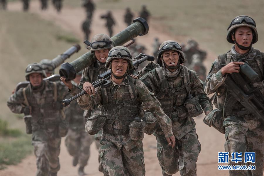 （新華全媒頭條·圖文互動）（13）沿著中國特色強(qiáng)軍之路闊步前進(jìn)——黨中央、中央軍委領(lǐng)導(dǎo)推進(jìn)國防和軍隊建設(shè)70年紀(jì)實