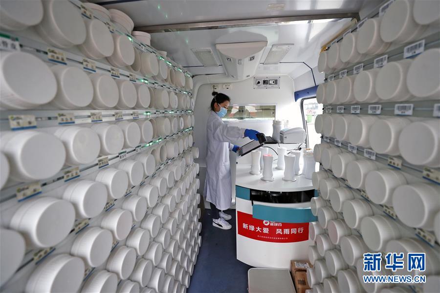 （在習近平新時代中國特色社會主義思想指引下&mdash;&mdash;新時代新作為新篇章&middot;習近平總書記關切事&middot;圖文互動）（1）高擎利劍驅疫魔&mdash;&mdash;科研攻關助力湖北戰(zhàn)&ldquo;疫&rdquo;記