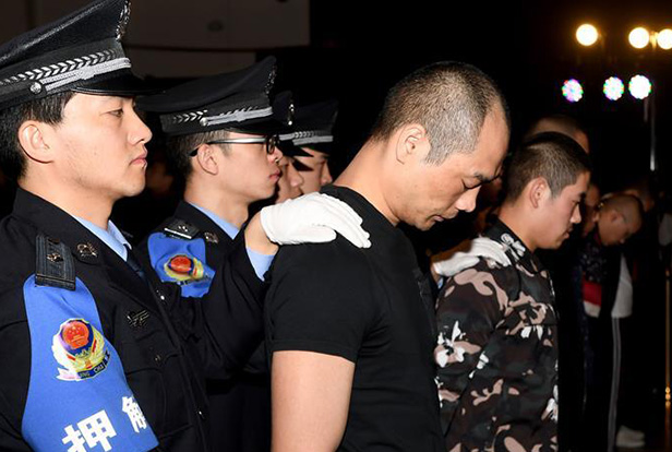 陜西省西安市新城區(qū)人民法院依法對韓某某等8人非法高利放貸、暴力討債涉黑一案公開宣判