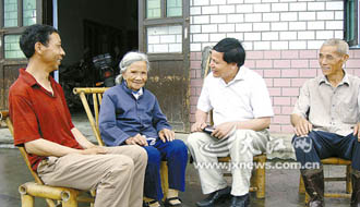 &ldquo;一離開群眾，內(nèi)心就感到孤獨&rdquo;&mdash;記&ldquo;鄉(xiāng)村判官&rdquo;楊斌圣
