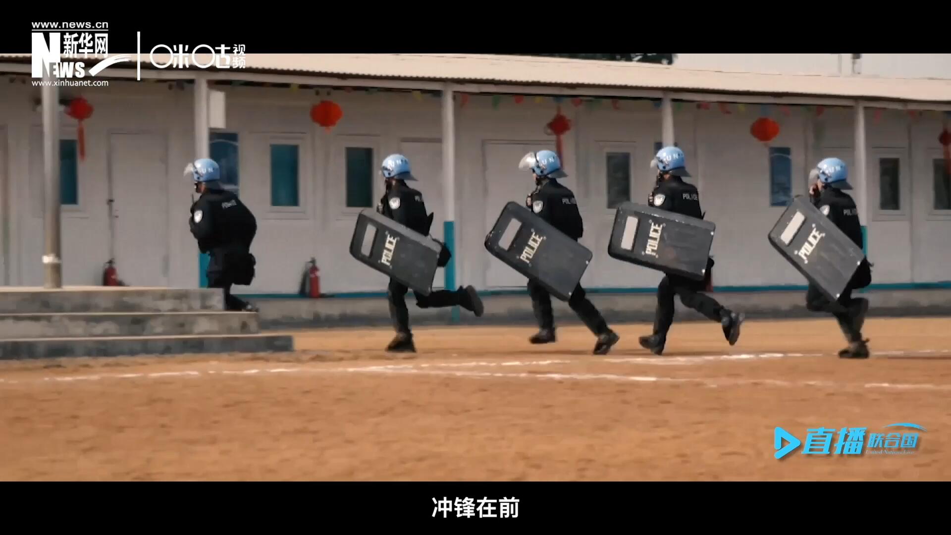 有這樣一支隊伍，他們不畏艱險，沖鋒在前，頭戴藍(lán)盔，為和平而戰(zhàn)，他們的名字叫做聯(lián)合國維和部隊。