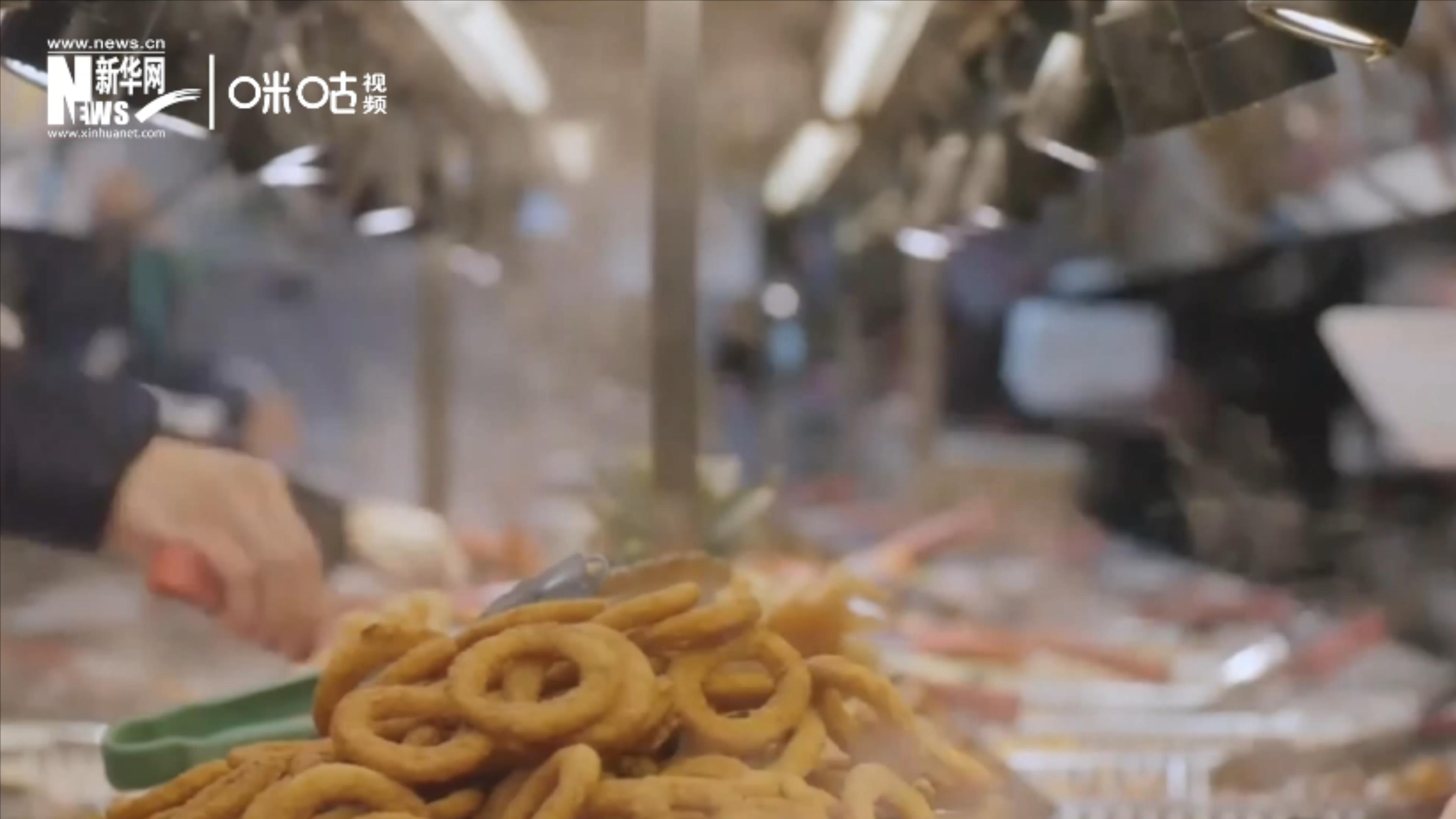 成噸的糧食遭到損失或浪費(fèi)，同時(shí)也有很多人正在挨餓