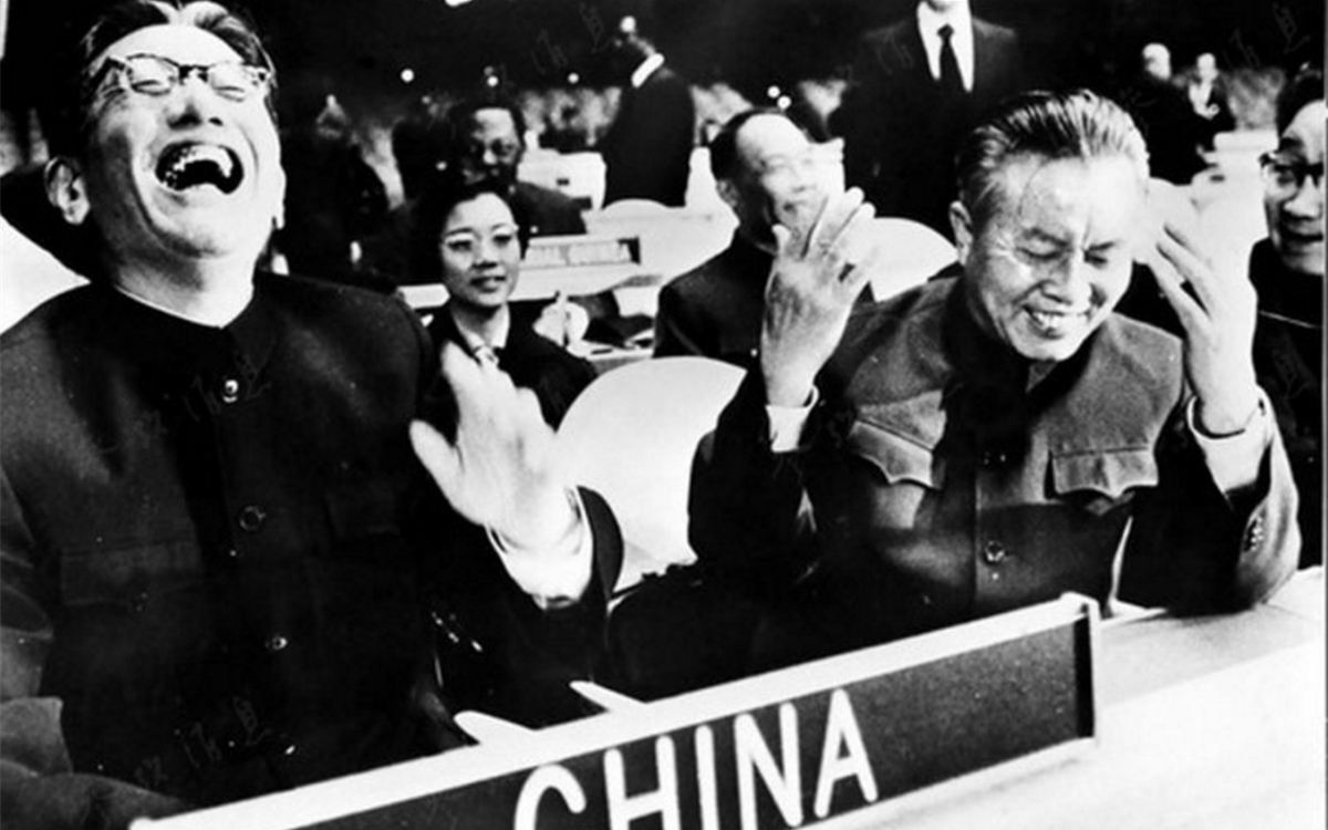 1971年10月25日，聯(lián)大通過決議，恢復了中華人民共和國在聯(lián)合國的合法席位