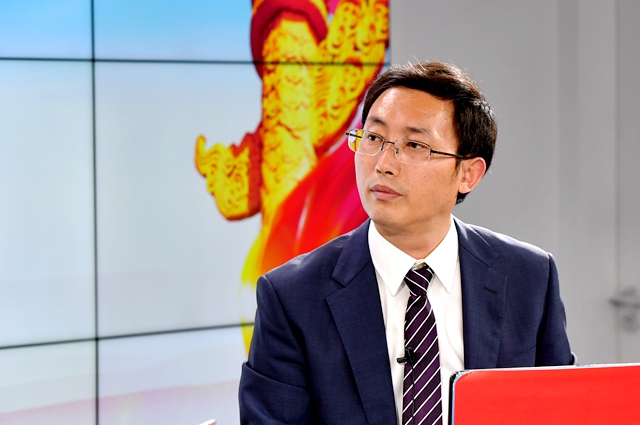 繼往是為了開來(lái)，那么開什么來(lái)？我們的未來(lái)是什么？我們現(xiàn)在站在什么歷史方位上？往哪里去走？