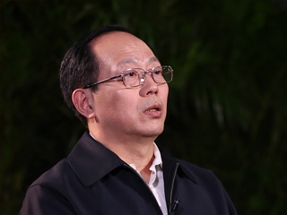 如何發(fā)展壯大體育產(chǎn)業(yè)？