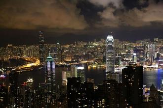中央對(duì)香港行政長(zhǎng)官是有標(biāo)準(zhǔn)的，是一貫的