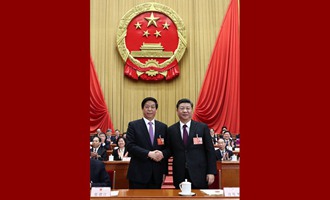 習(xí)近平當(dāng)選國家主席、中央軍委主席