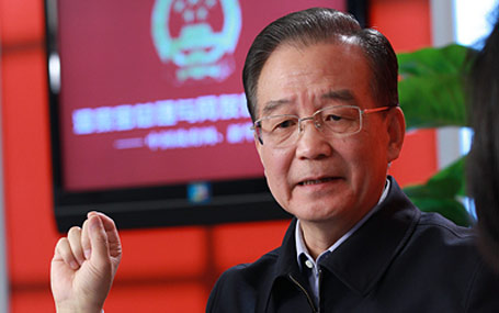 溫家寶總理接受中國政府網(wǎng)、新華網(wǎng)聯(lián)合專訪并與網(wǎng)友在線交流