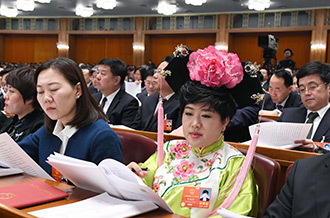 全國人大代表孫艷玲：做好非遺事業(yè)，讓古老技藝活起來