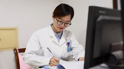 有才！這位女醫(yī)生自創(chuàng)說唱視頻，讓科普更“接地氣”
