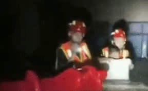 整理箱變小船 小朋友，消防員叔叔來了！