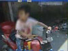 司機(jī)太??！3歲幼童駕"車"上路找媽媽