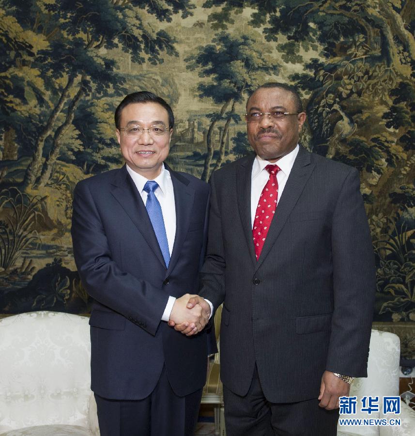 5月4日，中國國務(wù)院總理李克強在亞的斯亞貝巴與埃塞俄比亞總理海爾馬里亞姆舉行會談。  新華社記者 王曄 攝