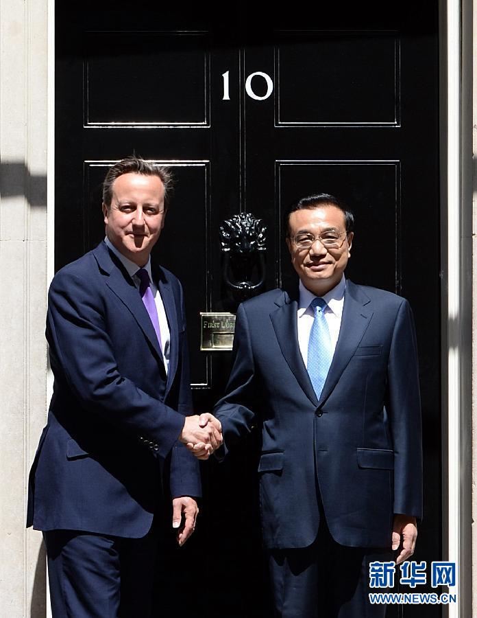 6月17日，國務(wù)院總理李克強在倫敦唐寧街10號首相府同英國首相卡梅倫舉行中英總理年度會晤。新華社記者 李濤 攝