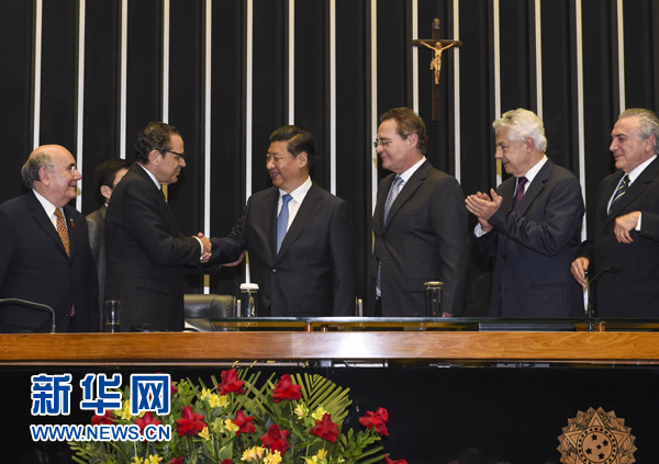 7月16日，國家主席習(xí)近平在巴西國會(huì)發(fā)表《弘揚(yáng)傳統(tǒng)友好共譜合作新篇》的演講。 新華社記者 李學(xué)仁 攝 