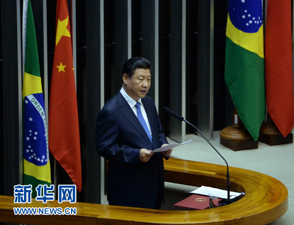 7月16日，國家主席習(xí)近平在巴西國會(huì)發(fā)表《弘揚(yáng)傳統(tǒng)友好共譜合作新篇》的演講。 新華社記者 劉建生 攝 
