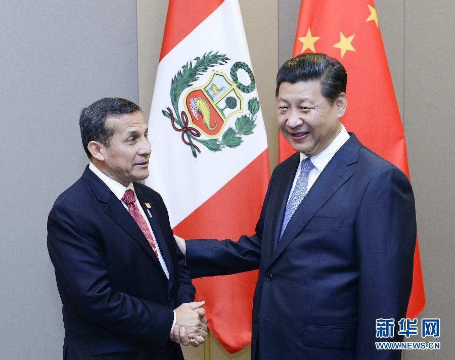 7月16日，國家主席習(xí)近平在巴西首都巴西利亞會見秘魯總統(tǒng)烏馬拉。新華社記者 劉建生 攝 