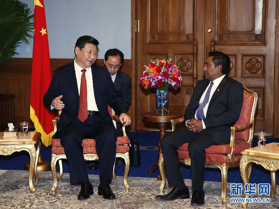 9月15日，國(guó)家主席習(xí)近平同馬爾代夫總統(tǒng)亞明在馬累舉行會(huì)談。新華社記者 鞠鵬 攝