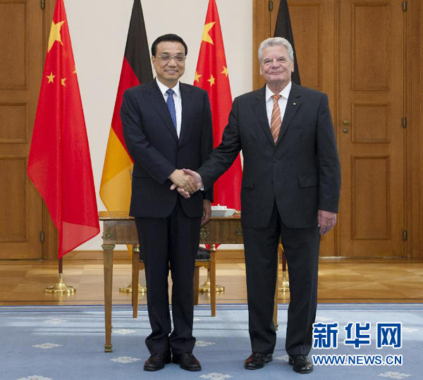 10月10日，國務(wù)院總理李克強在柏林會見德國總統(tǒng)高克。 新華社記者王曄 攝 