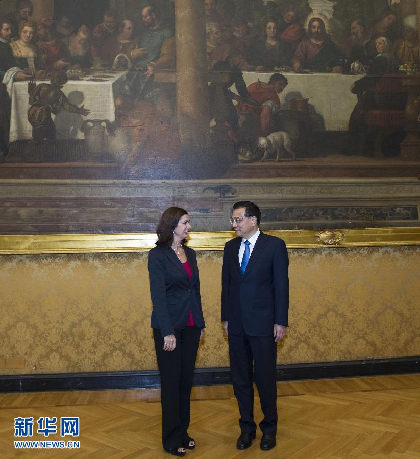 10月15日，中國國務(wù)院總理李克強在羅馬會見意大利眾議長博爾德里尼。 新華社記者王曄攝 