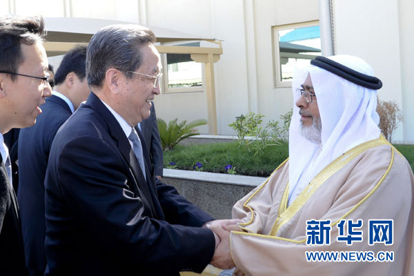 11月6日，正在巴林進(jìn)行正式友好訪問(wèn)的全國(guó)政協(xié)主席俞正聲在麥納麥會(huì)見(jiàn)巴林國(guó)民議會(huì)議長(zhǎng)兼眾議長(zhǎng)扎赫拉尼。 新華社記者 張鐸 攝