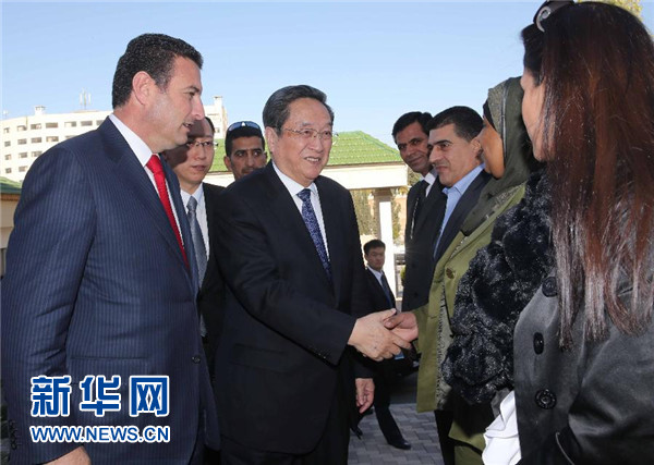 11月9日，正在約旦進(jìn)行正式友好訪問的全國政協(xié)主席俞正聲在安曼會(huì)見約旦眾議院代議長薩法迪。 新華社記者 劉衛(wèi)兵 攝 