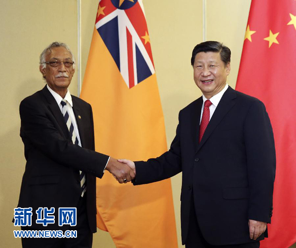 11月22日，國家主席習(xí)近平在斐濟(jì)楠迪會見紐埃總理塔拉吉。新華社記者姚大偉攝 