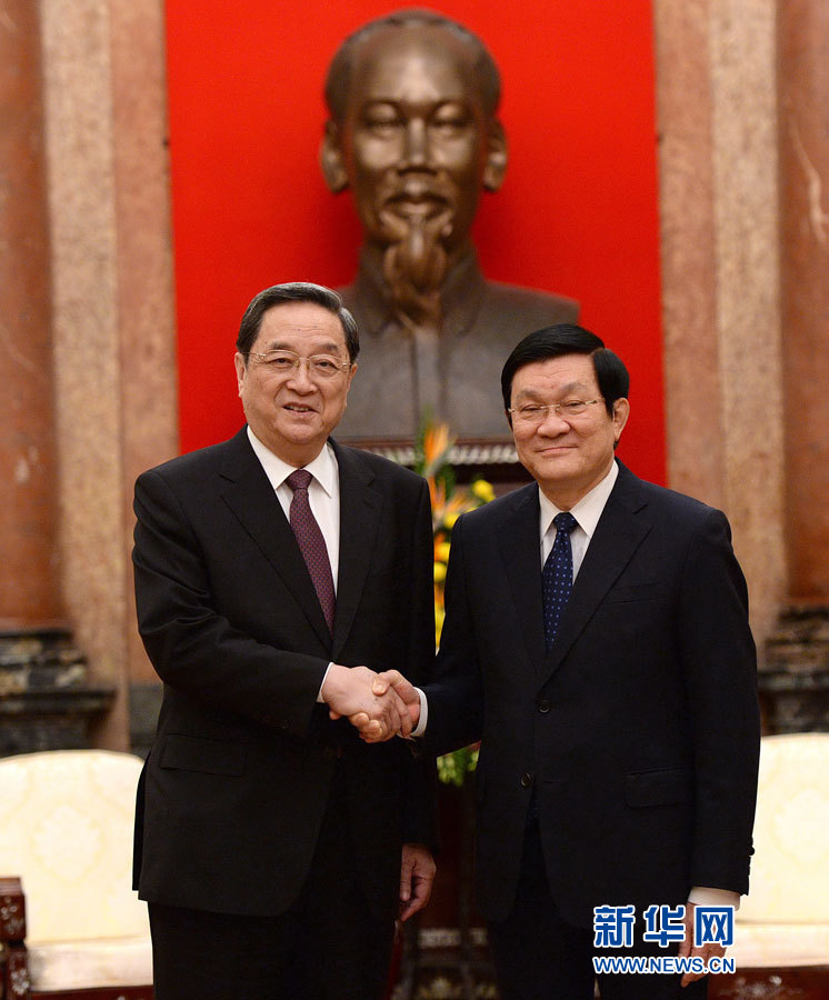 12月25日至27日，中共中央政治局常委、全國政協(xié)主席俞正聲對越南進行正式訪問。這是12月26日，俞正聲在河內(nèi)會見越南國家主席張晉創(chuàng)。 新華社記者馬占成攝