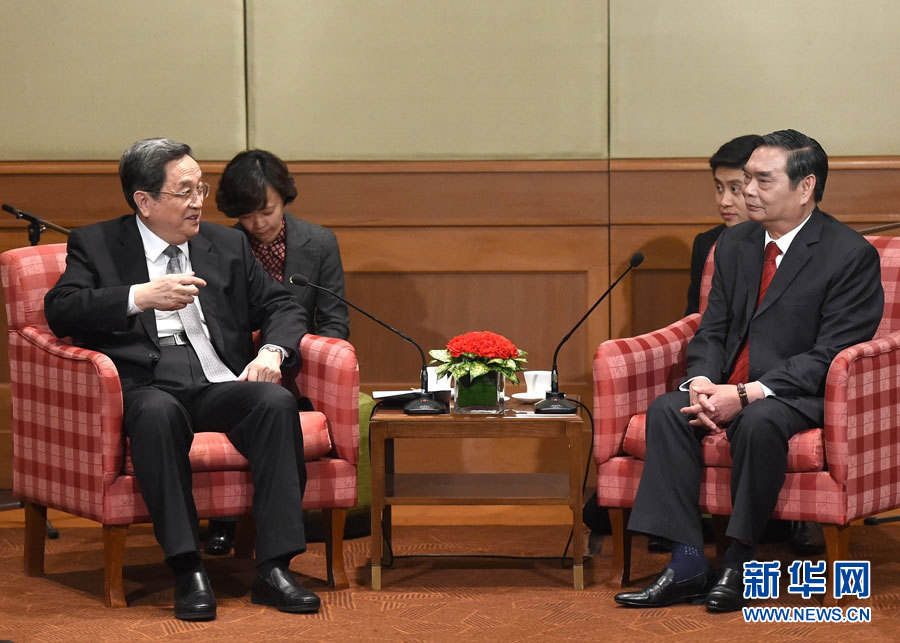12月25日至27日，中共中央政治局常委、全國政協(xié)主席俞正聲對越南進行正式訪問。這是12月25日，俞正聲在河內(nèi)會見越共中央書記處常務(wù)書記黎鴻英。 新華社記者劉建生攝