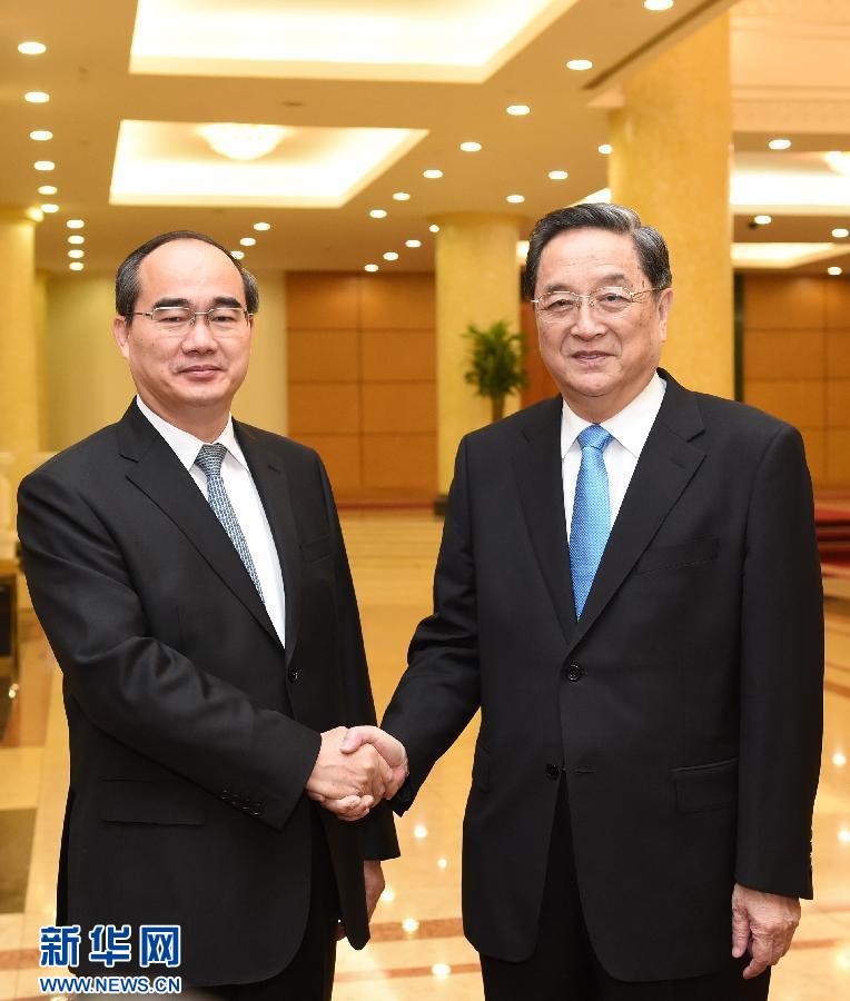 12月25日至27日，中共中央政治局常委、全國政協(xié)主席俞正聲對越南進行正式訪問。這是12月26日，俞正聲在河內(nèi)與越南祖國陣線主席阮善仁舉行會談。 新華社記者劉建生攝