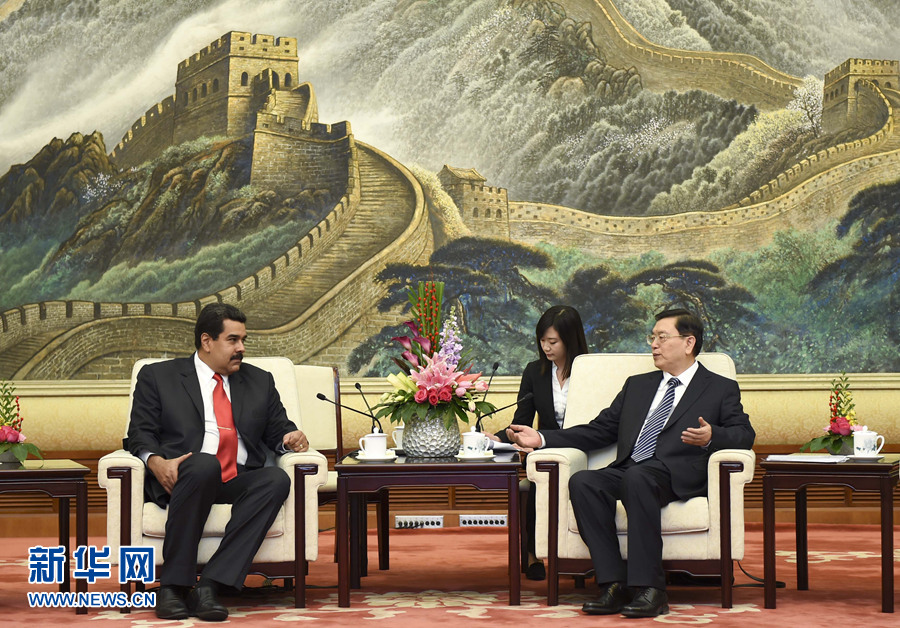 1月8日，全國人大常委會委員長張德江在北京人民大會堂會見委內(nèi)瑞拉總統(tǒng)馬杜羅。 新華社記者 張鐸 攝 