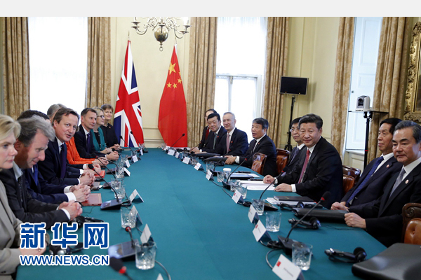 10月21日，國家主席習近平在倫敦唐寧街首相府同英國首相卡梅倫舉行會談。 新華社記者 鞠鵬 攝 