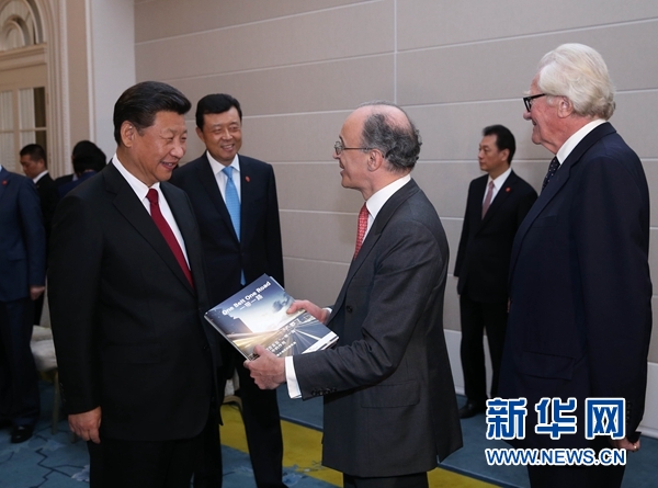 10月22日，國家主席習(xí)近平在倫敦集體會見英國前首相布朗等英國友人。新華社記者 龐興雷 攝 