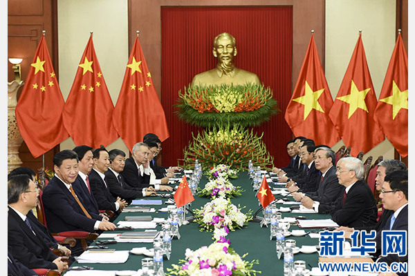 11月5日，中共中央總書記、國(guó)家主席習(xí)近平在河內(nèi)同越共中央總書記阮富仲舉行會(huì)談。 新華社記者李學(xué)仁攝